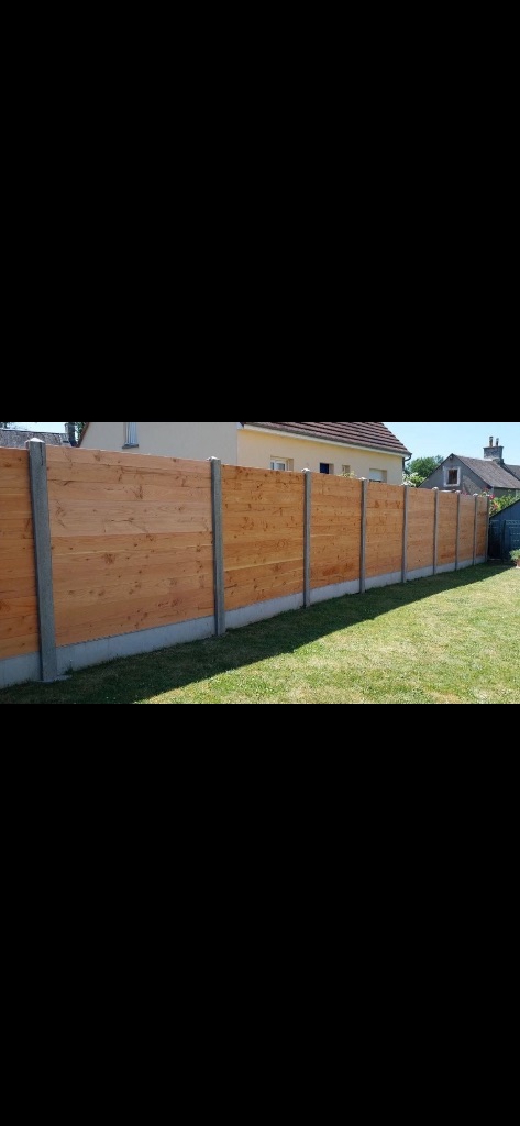 Pose de clôture bois et béton à Sourdeval