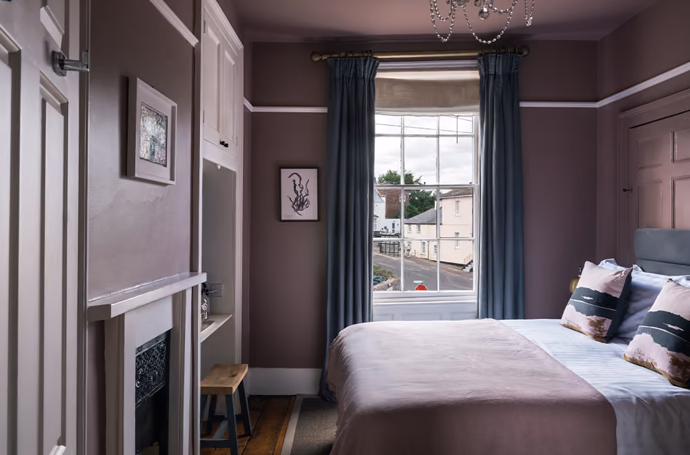 Porthole Room Dorset House B&B in Lyme Regis