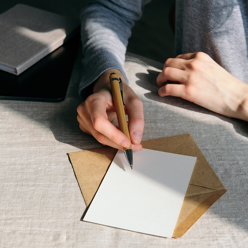 Case study - simpler absence management at greeting card company Tache