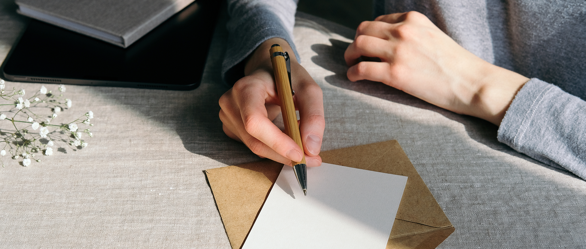 Case study - simpler absence management at greeting card company Tache