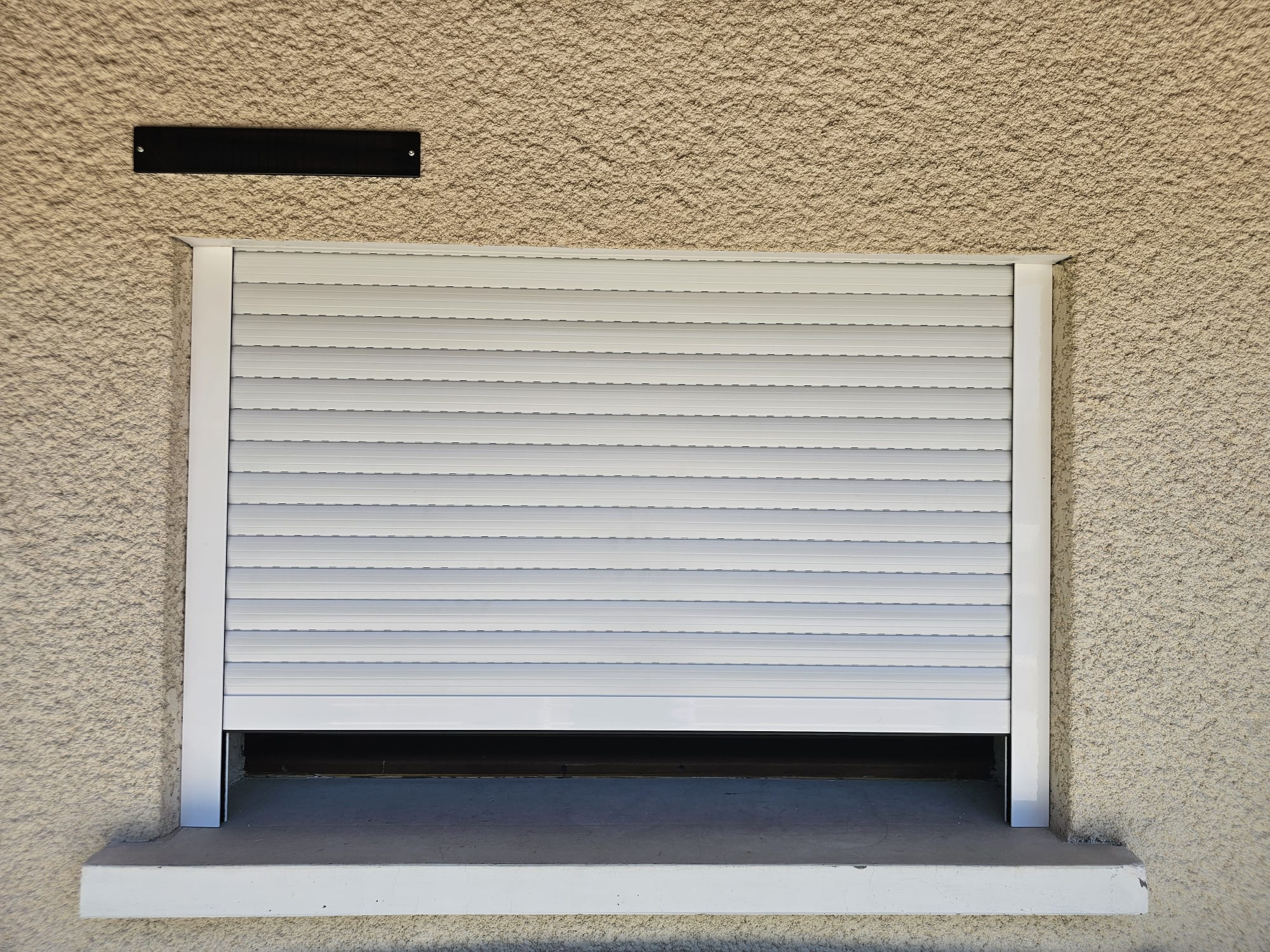 Volet roulant aluminium motorisé solaire à Vétraz-Monthoux