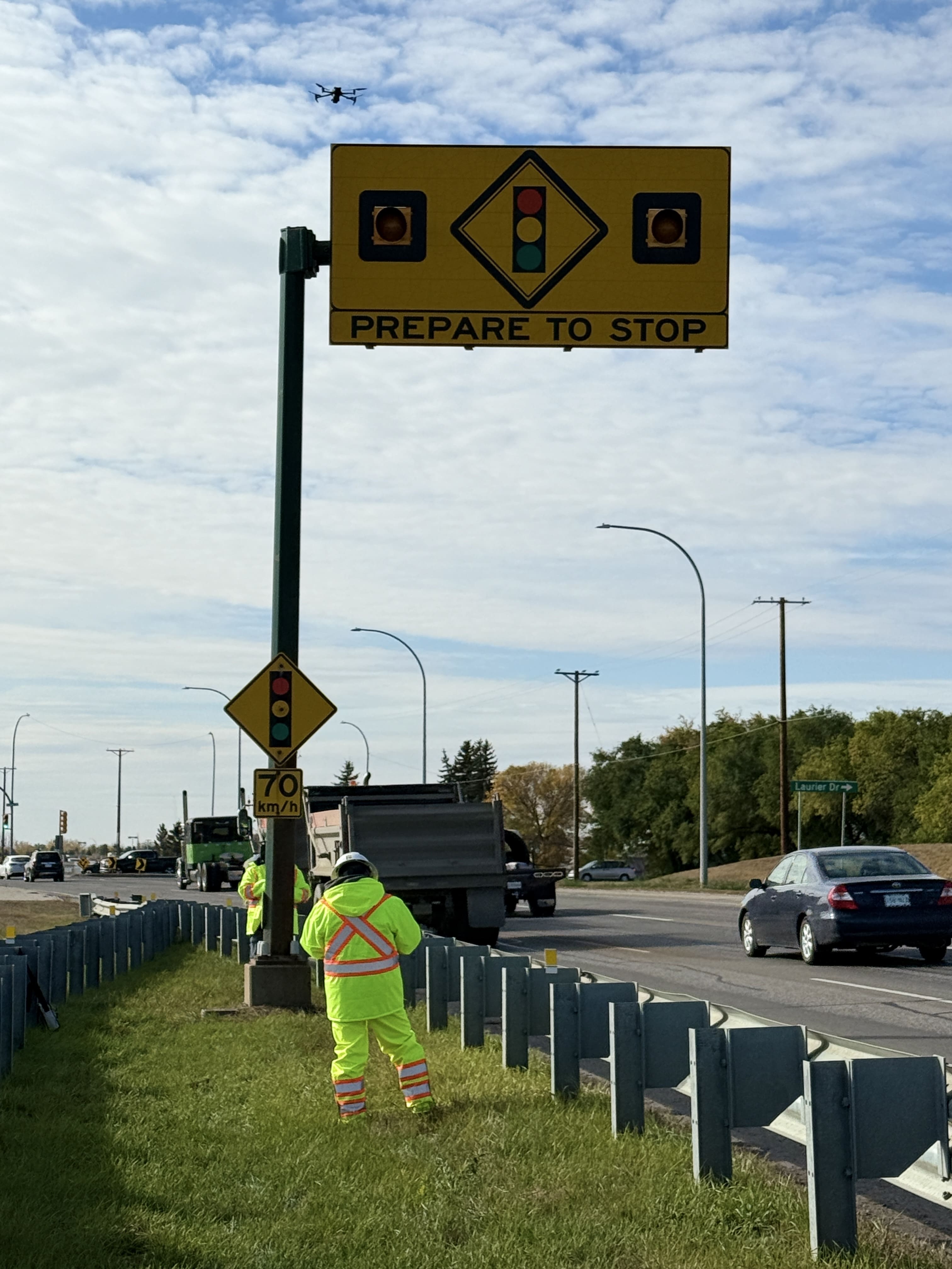 Approach sign review for clearance and support condition.