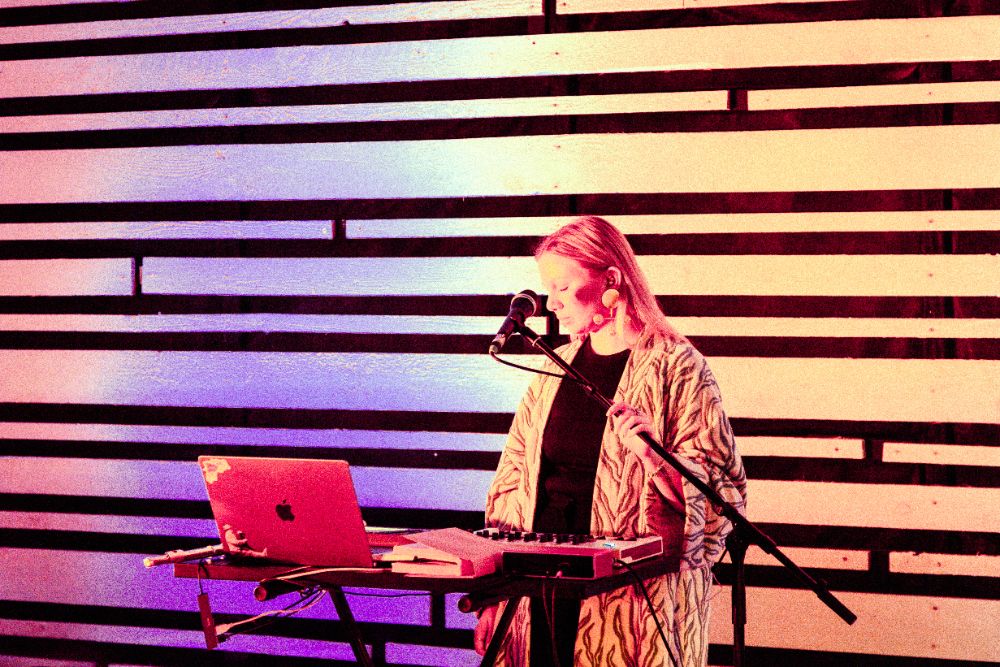 Susanna Viktoria performing live
