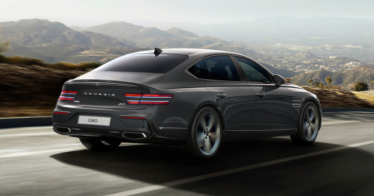 Side exterior view of Genesis G80.