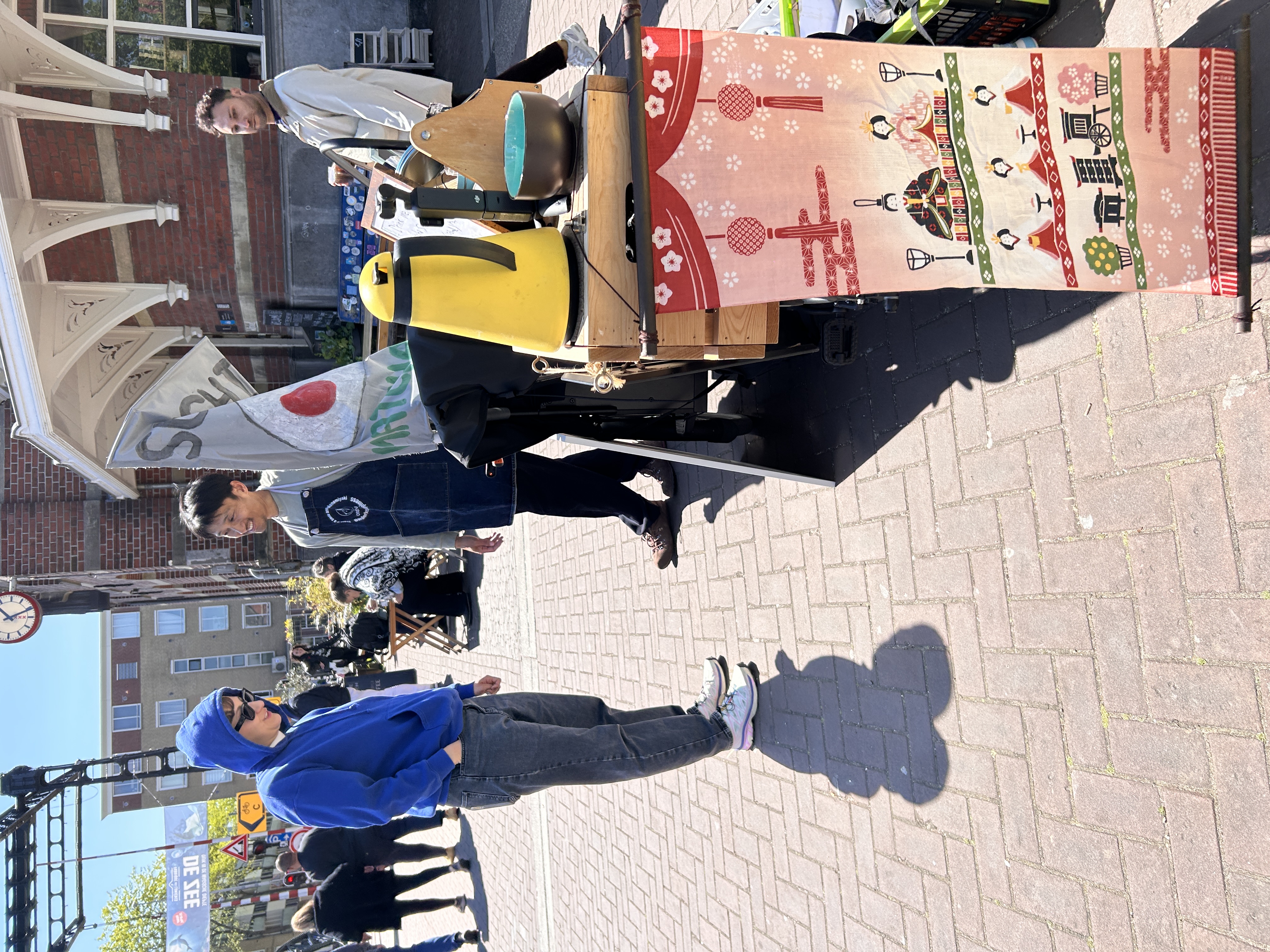 Customers at CHABON STAND