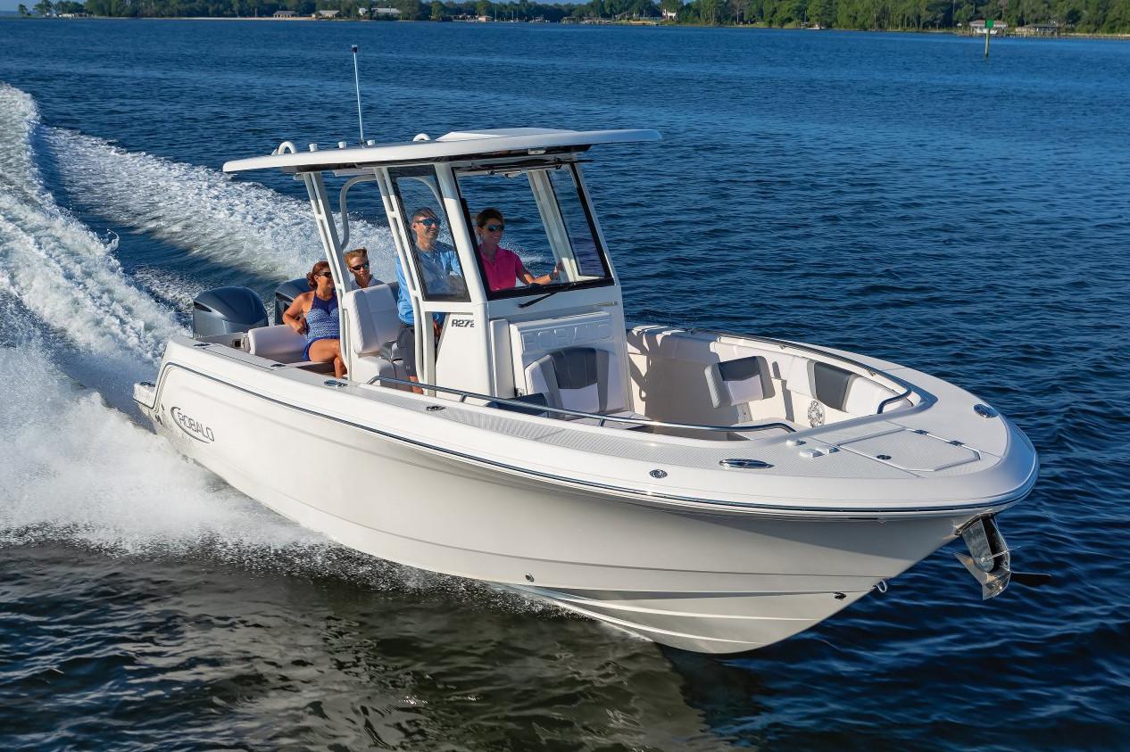 2021 Robalo R272 Center Console