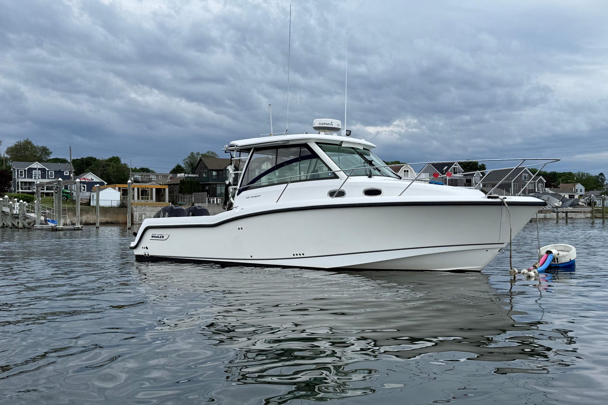 2013 Boston Whaler 315 Conquest