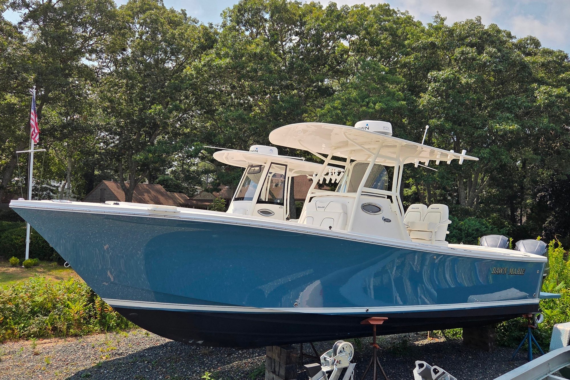 2016 Regulator 28 Forward Seating