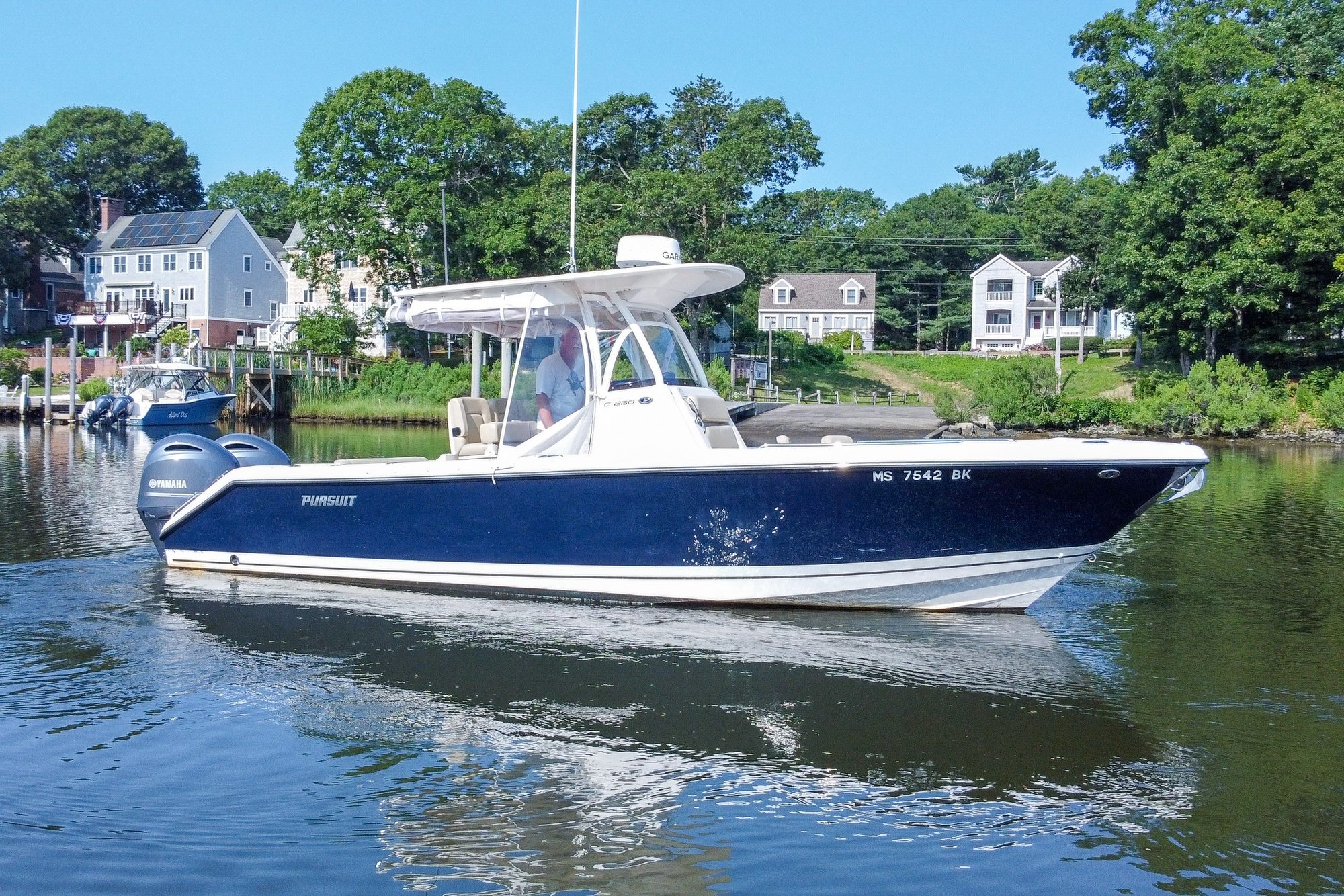2018 Pursuit C 260 Center Console
