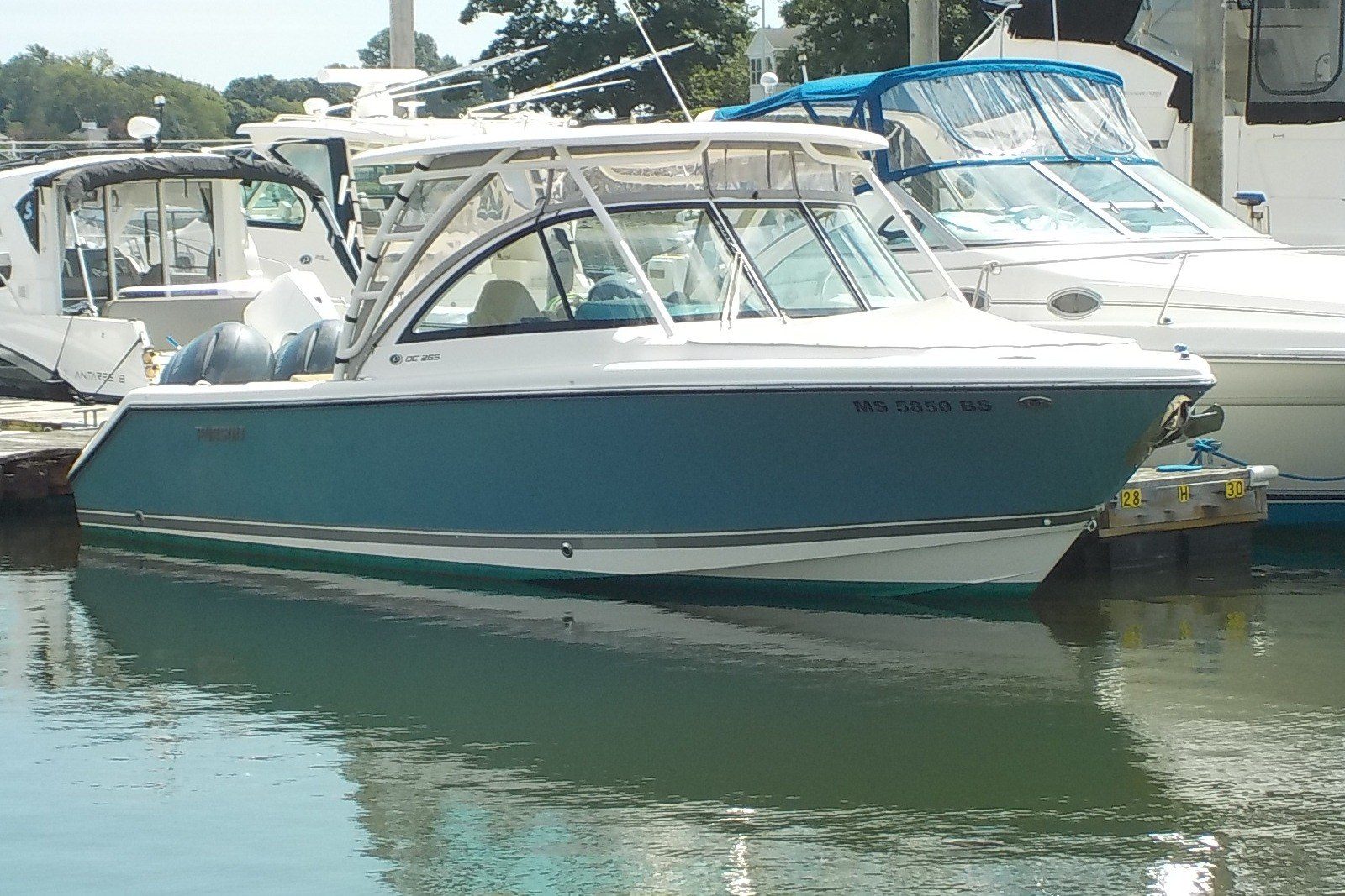 2016 Pursuit DC 265 Dual Console
