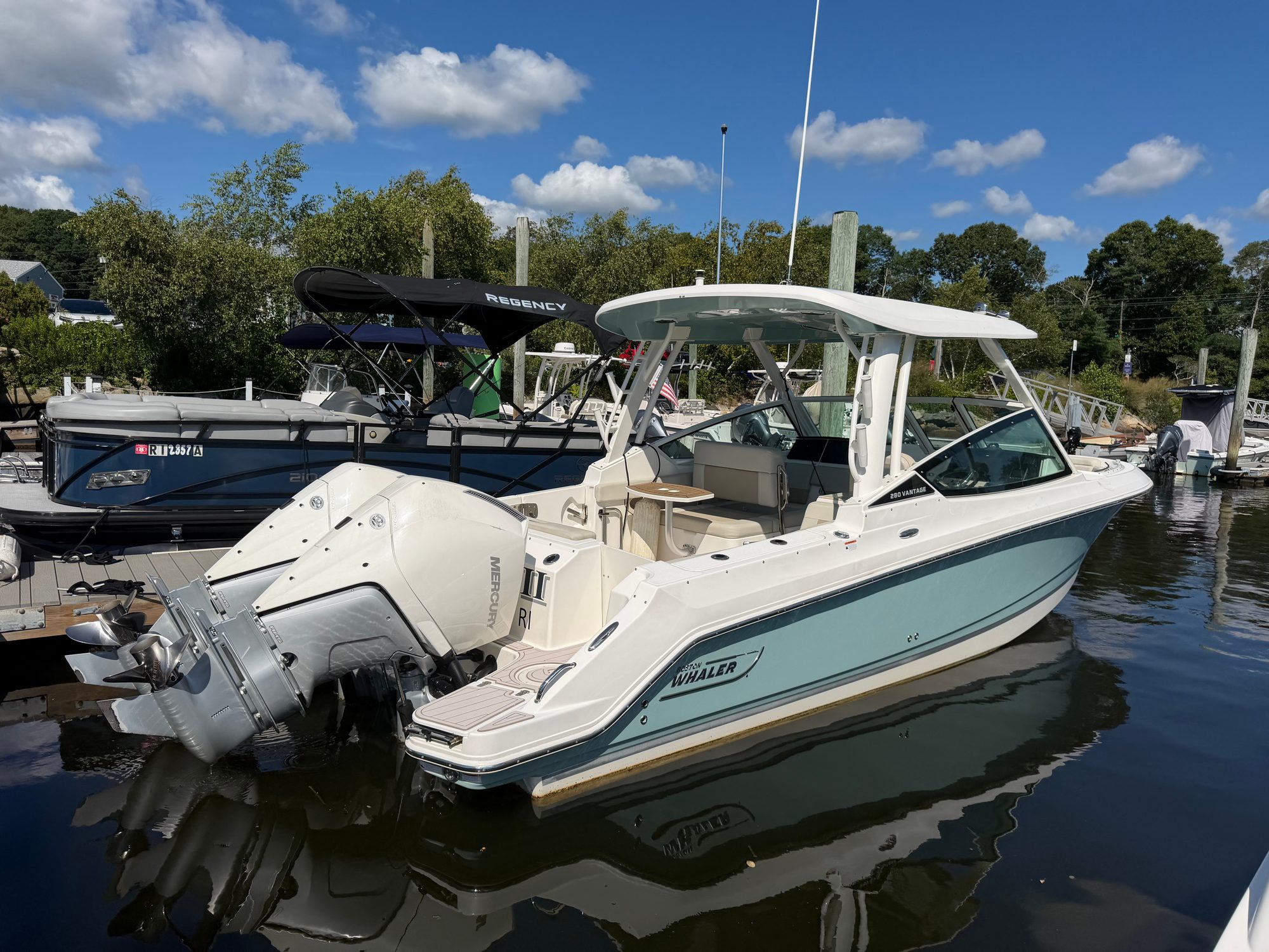 2021 Boston Whaler 280 Vantage
