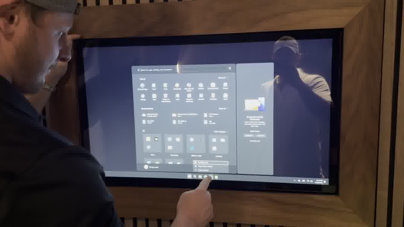 Opening Trackman Performance Studio from the menu on the touchscreen