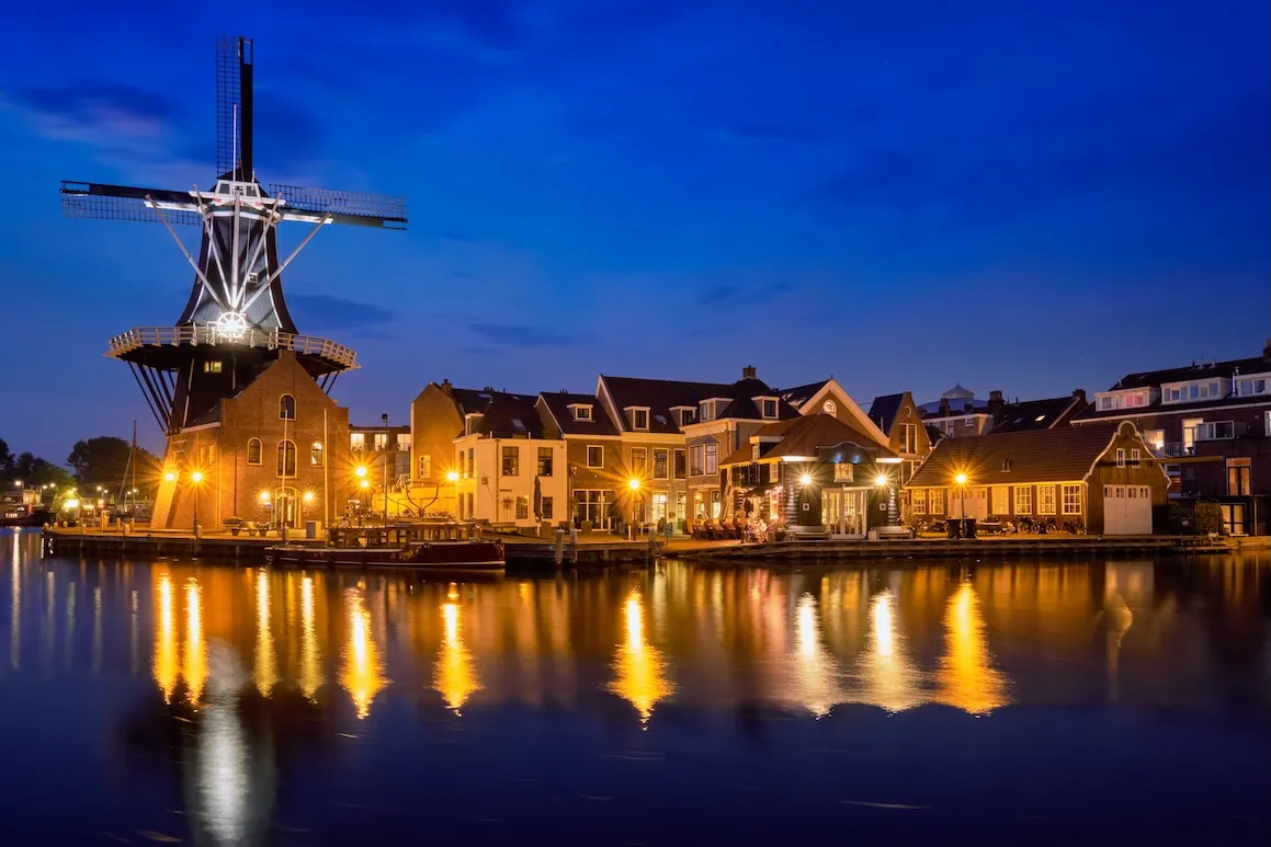 Holland Touring Guide