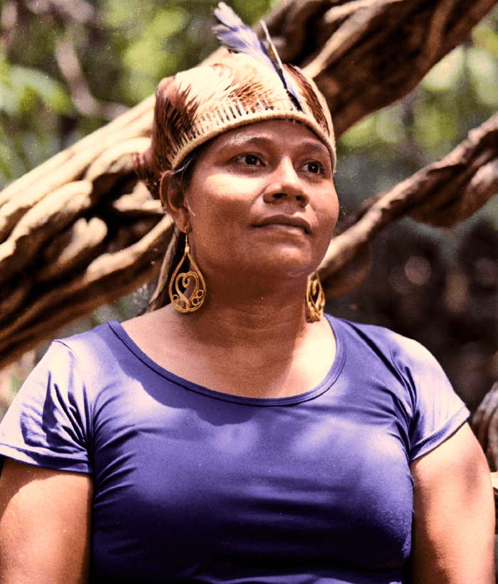 Documentary portrait used in the Mullu branding project by Lunalunares, featuring a person in a natural forest setting with warm analog texture and a grounded visual identity tone.