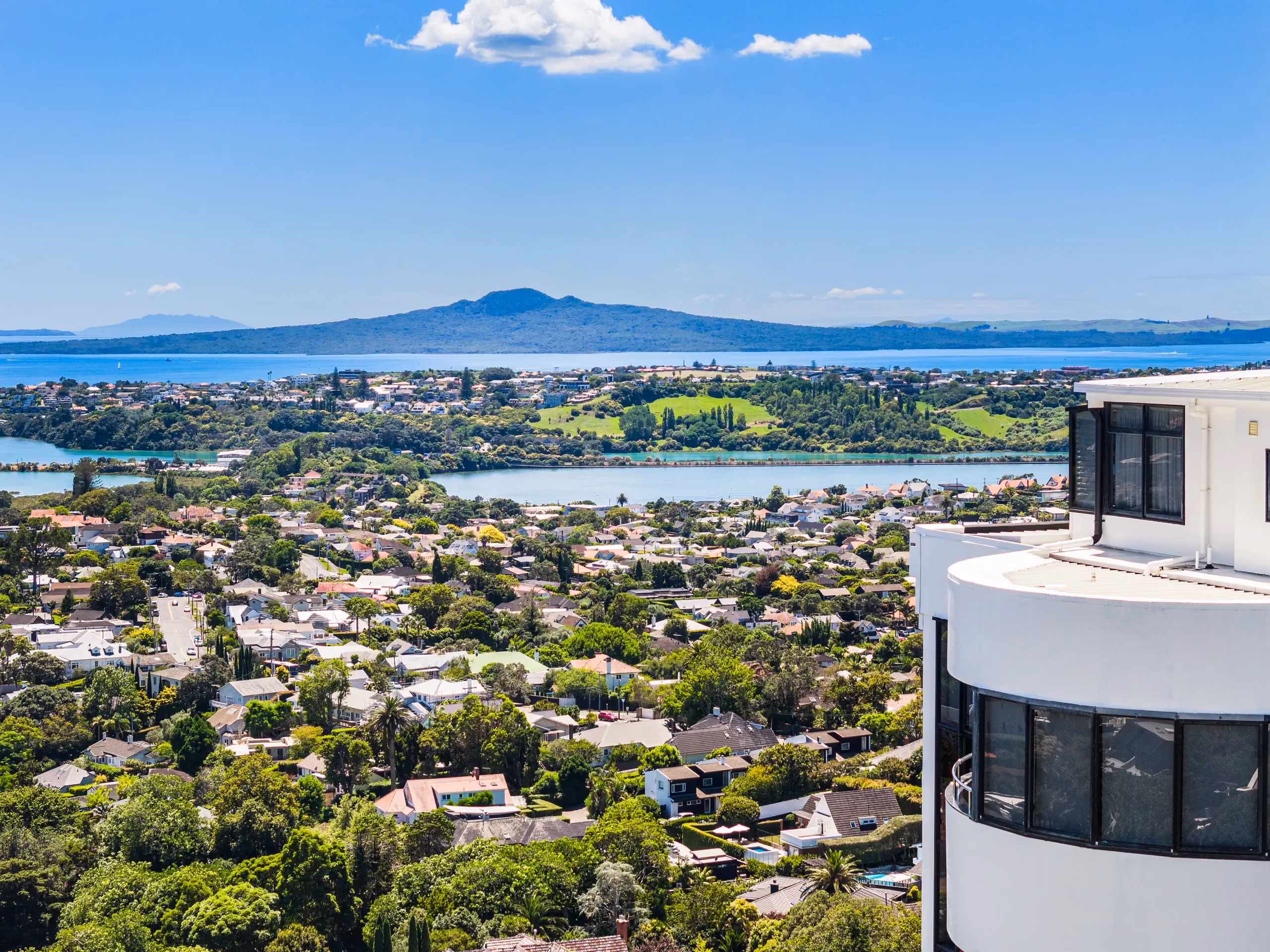 Pool valet, servicing and renovation for Remuera properties, from established family pools to full renovations on heritage sections.