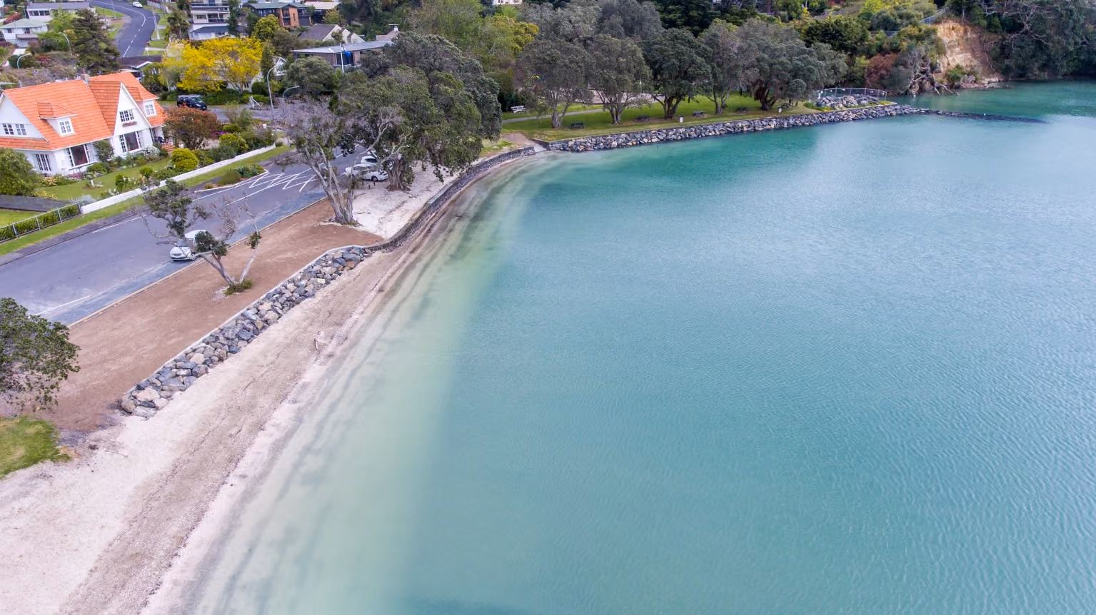 Pool valet, maintenance and renovation for Cockle Bay family homes and beachside properties.