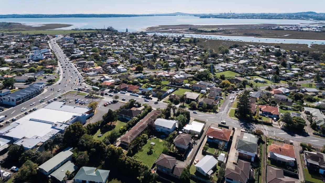 Pool valet, servicing and renovation for Te Atatu Peninsula homes and harbour edge properties.