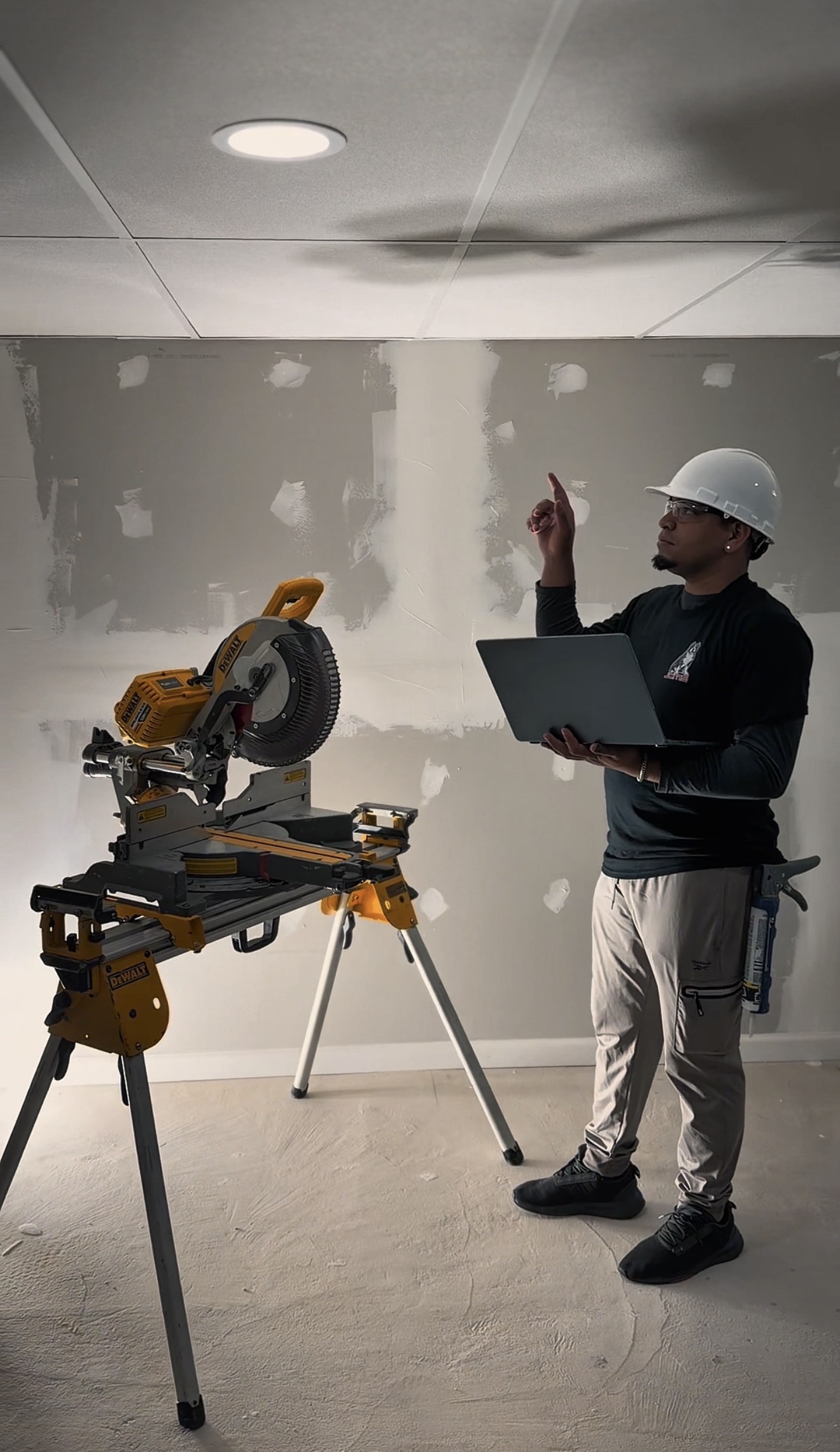 [background image] image of construction team meeting for a construction company