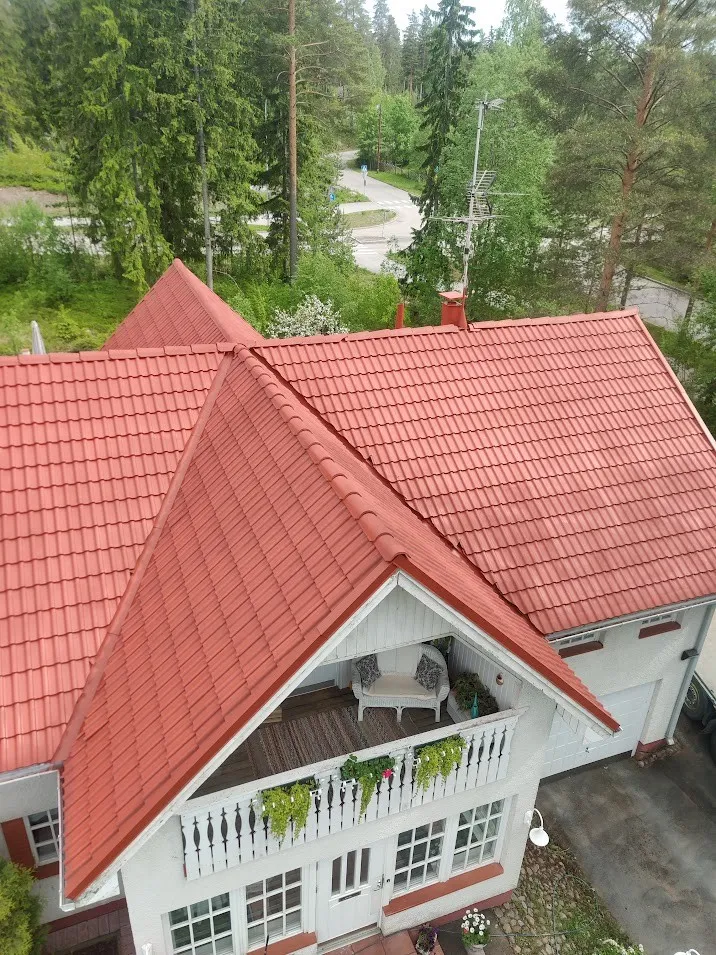 Kuva kattotyömaalta