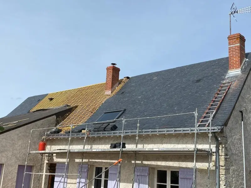 Réfection de toiture avec remplacement de tuiles par de l'ardoise neuve en Loire-Atlantique – couvreur La Baule