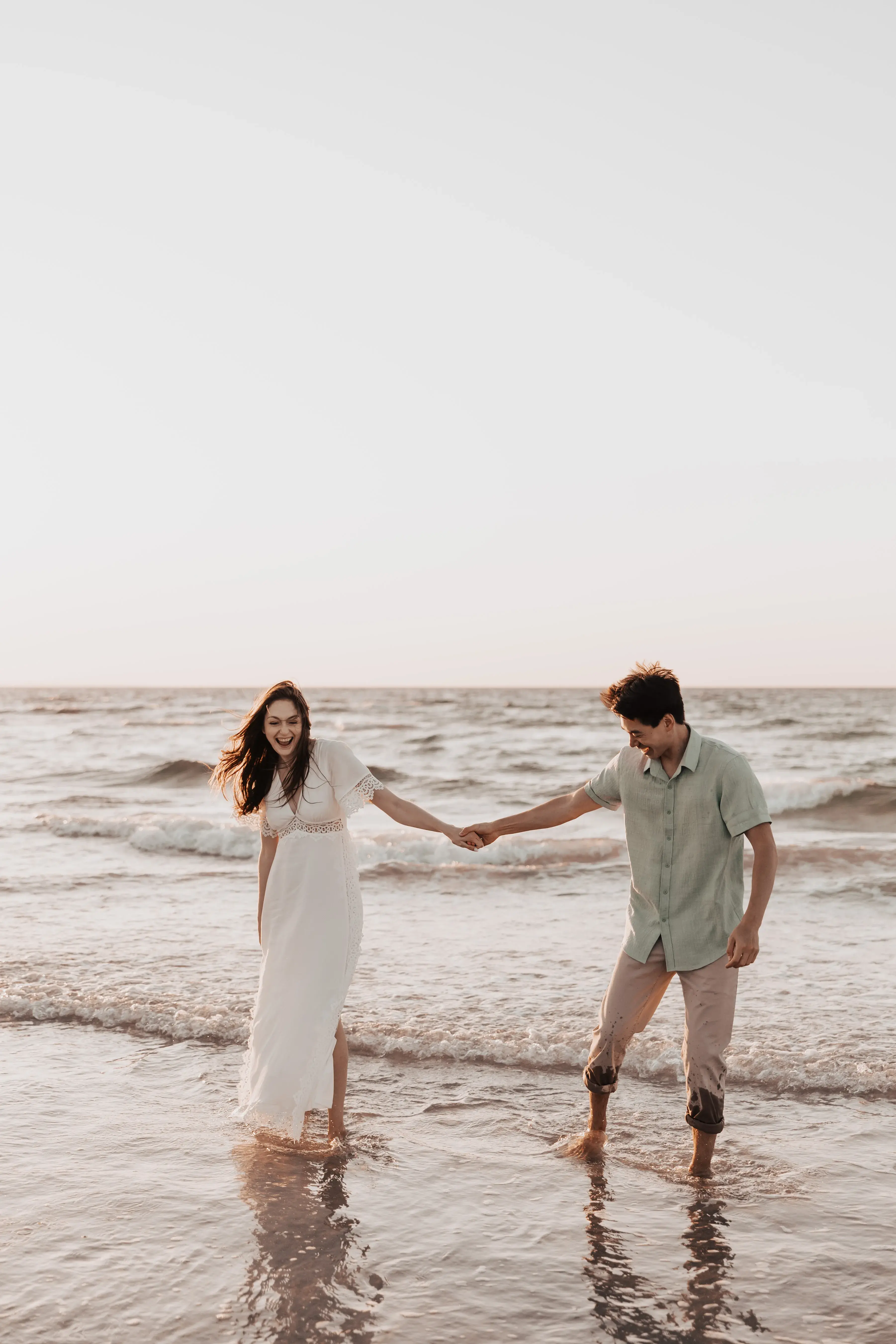 generate the alt text from the image, make the alt text properly genuine