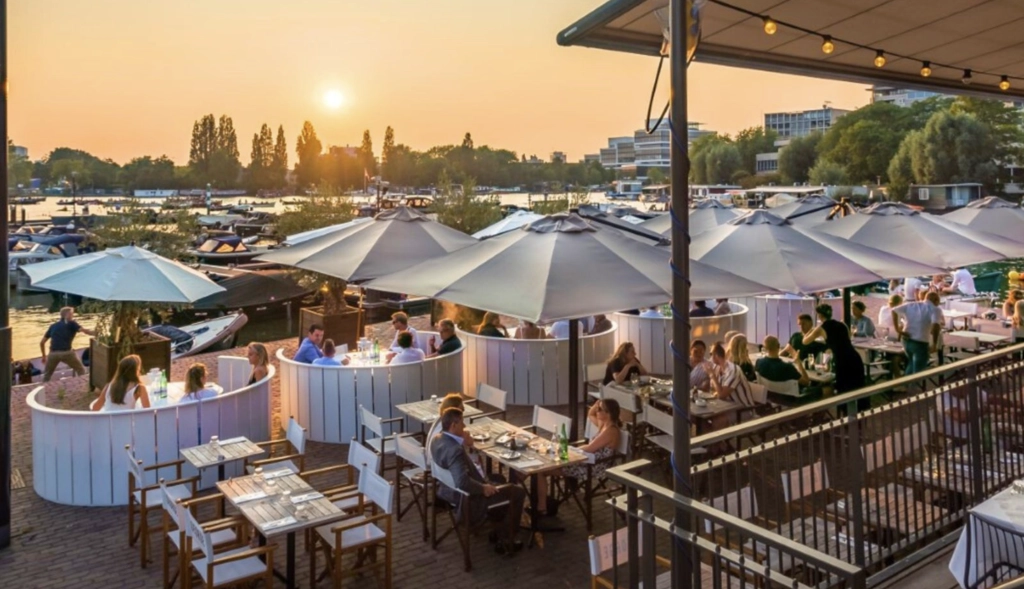 Restaurant George Marina au bord de l'eau à Amsterdam