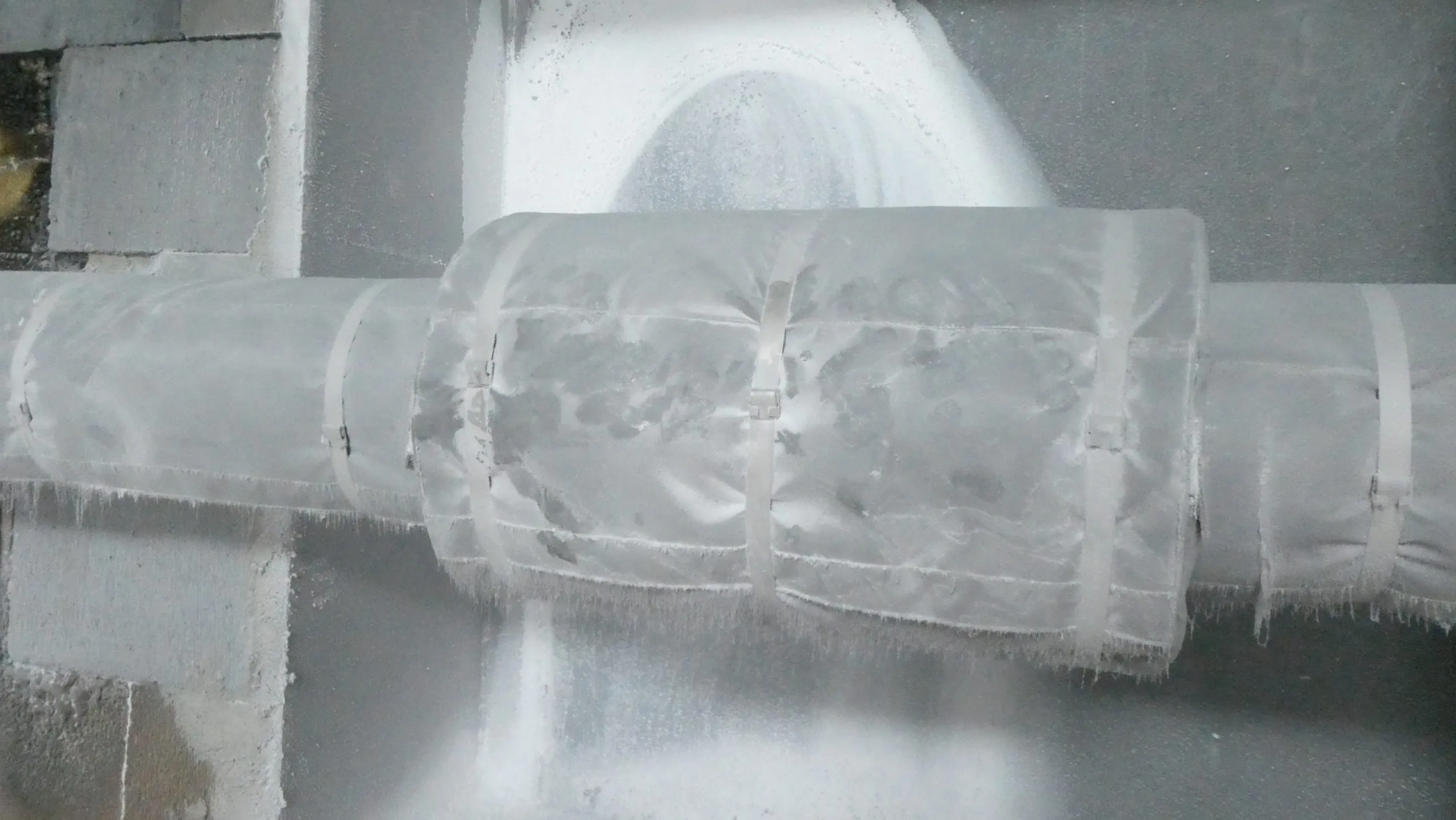 Cryogenic / CO2 spill protection