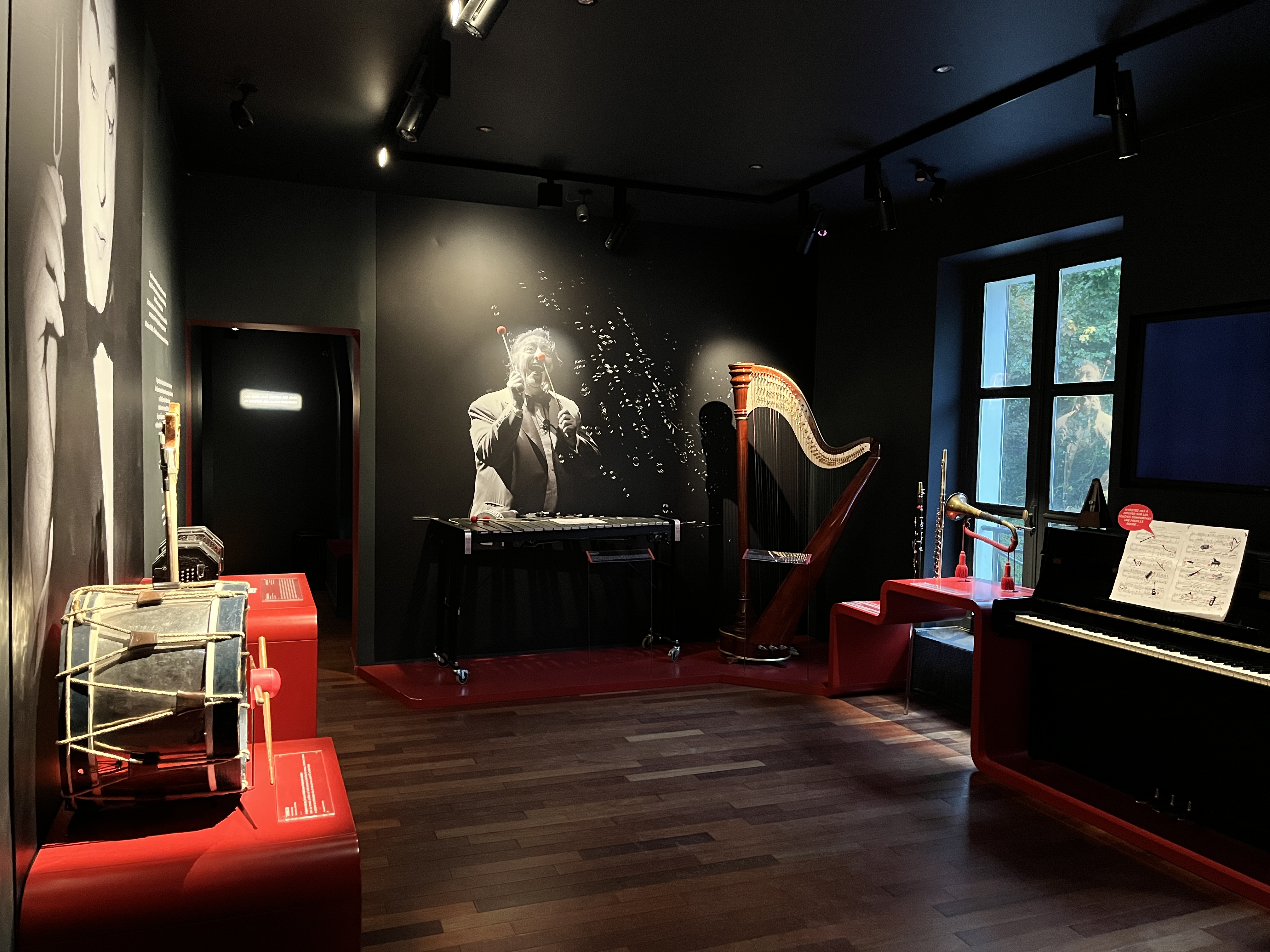 Chambre de Raymond Devos - salon de musique