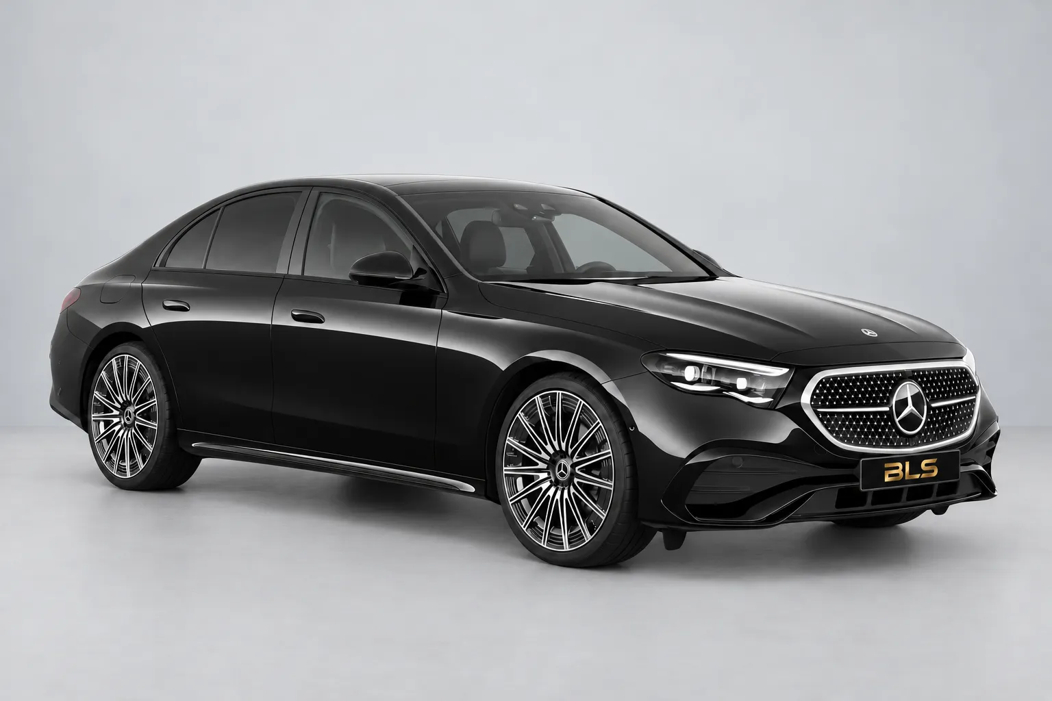 Business-Klasse – schwarze Mercedes E-Klasse von Bey Limousine Service
