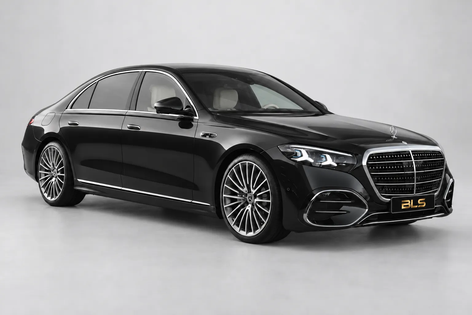 Luxury-Klasse – schwarze Mercedes S-Klasse von Bey Limousine Service