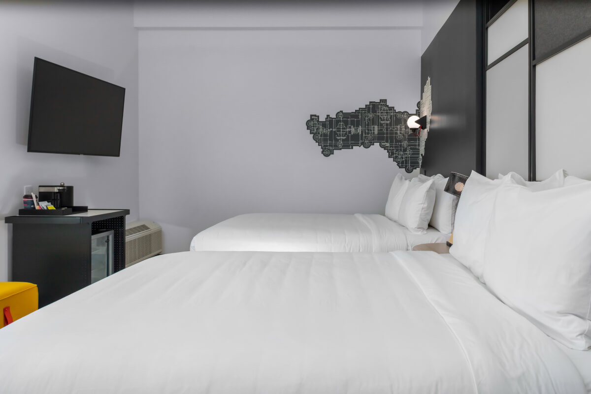 queen guest room