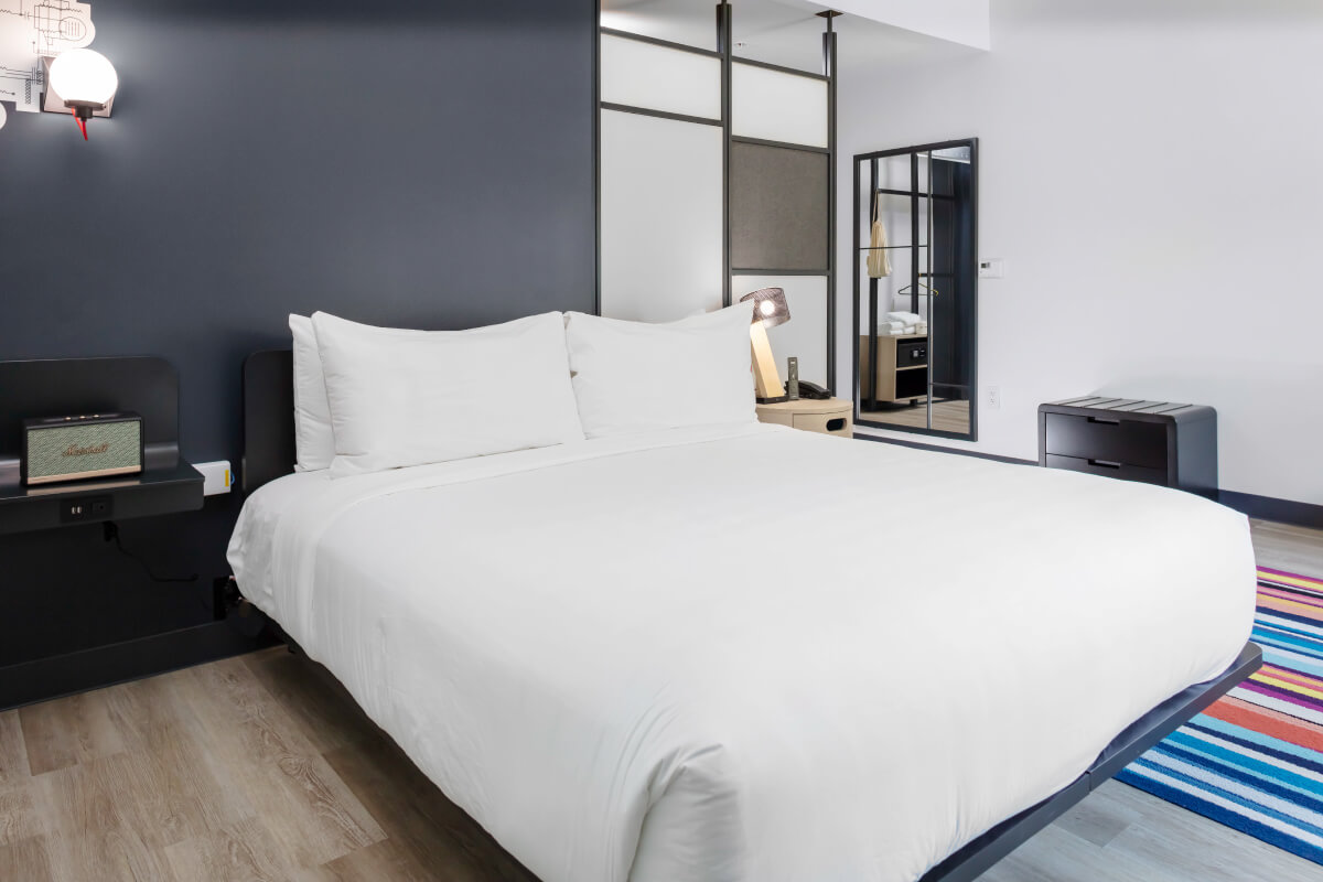 king guest room