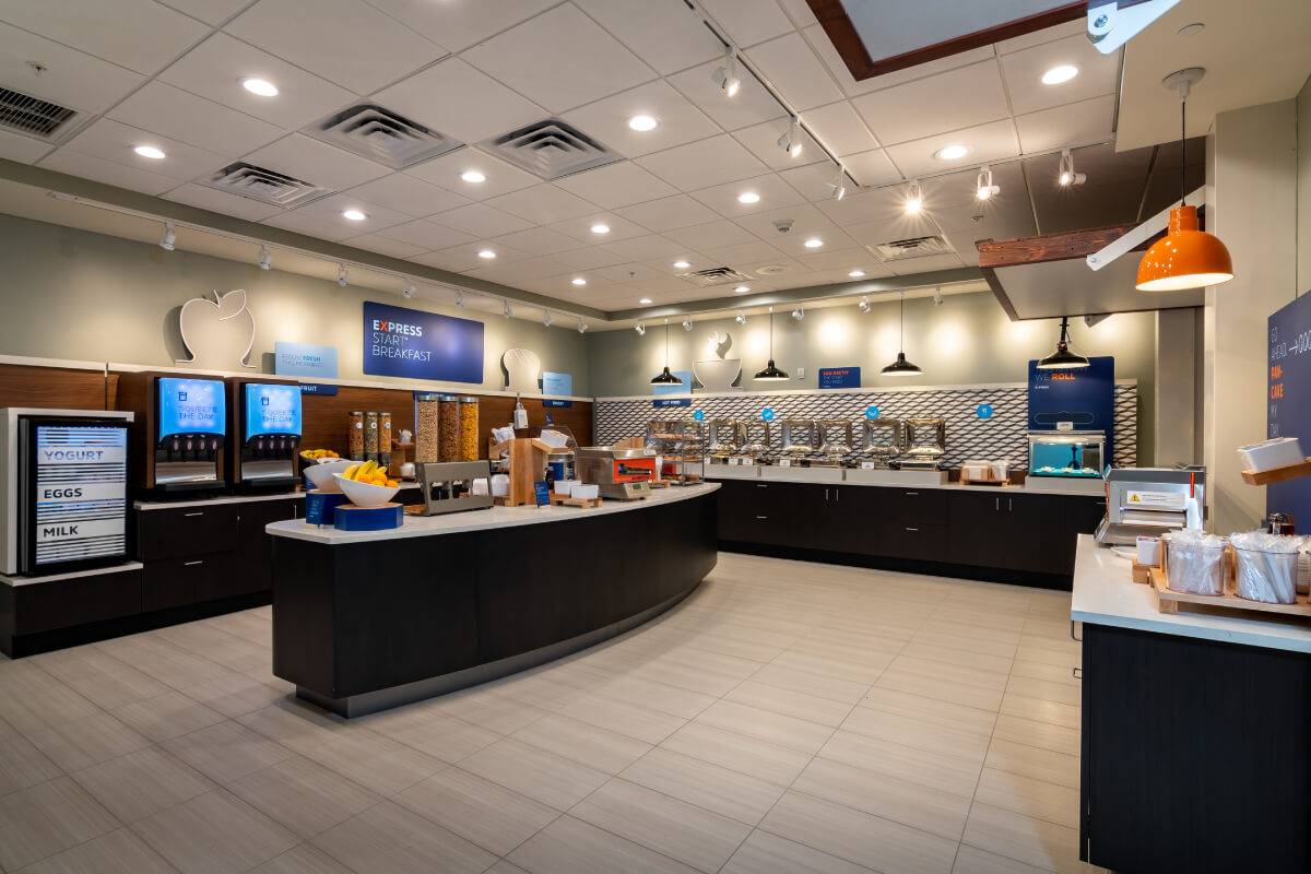 breakfast area of holiday inn