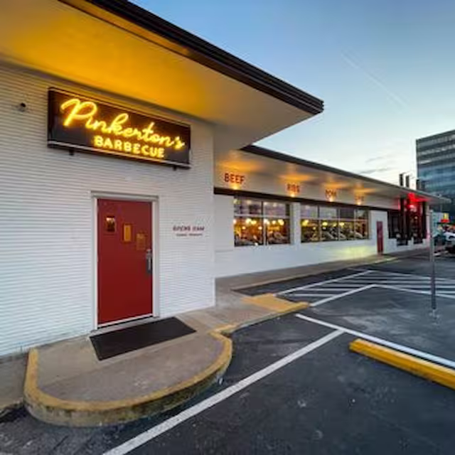 Pinkerton's Barbecue, Upper Kirby location