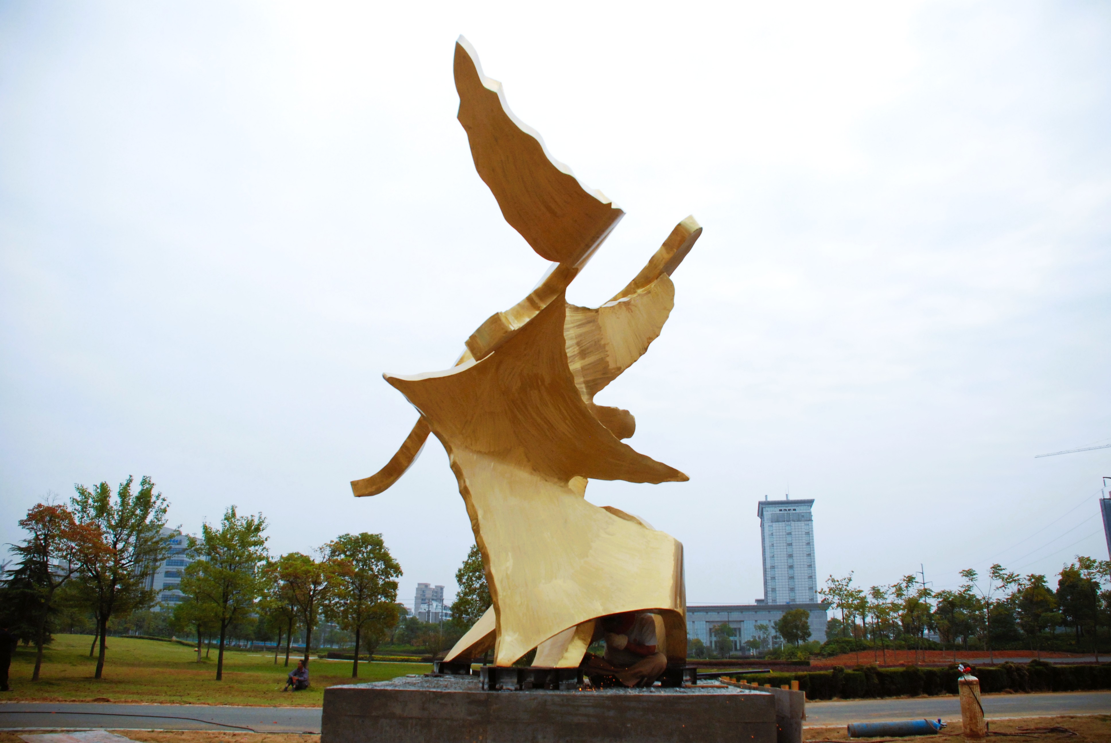The completed sculpture