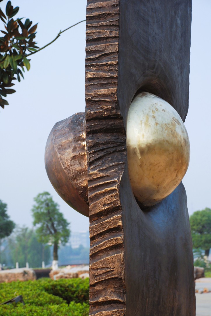 Sphere in Slab, side view