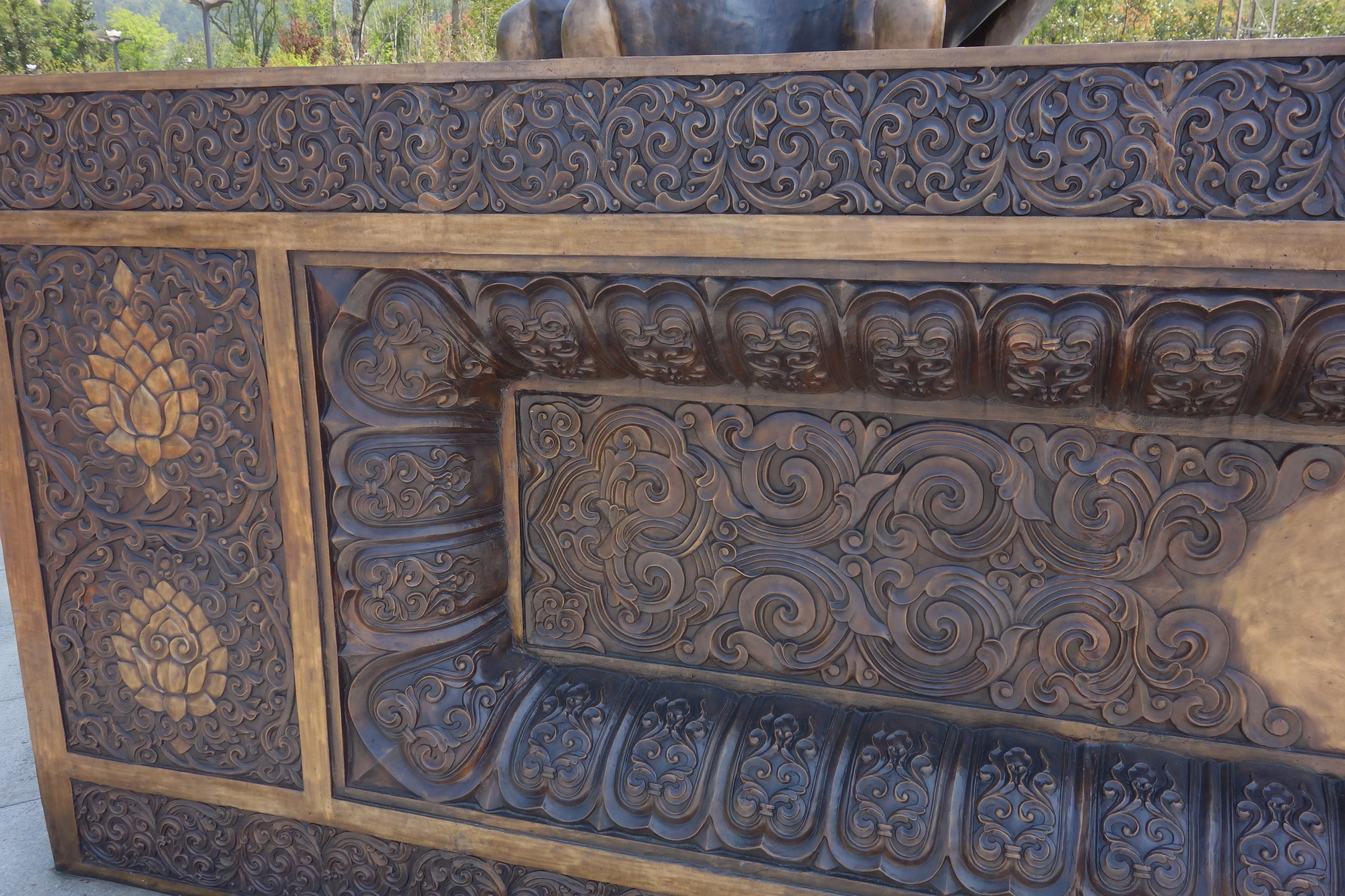 Diting — Ornament on the base