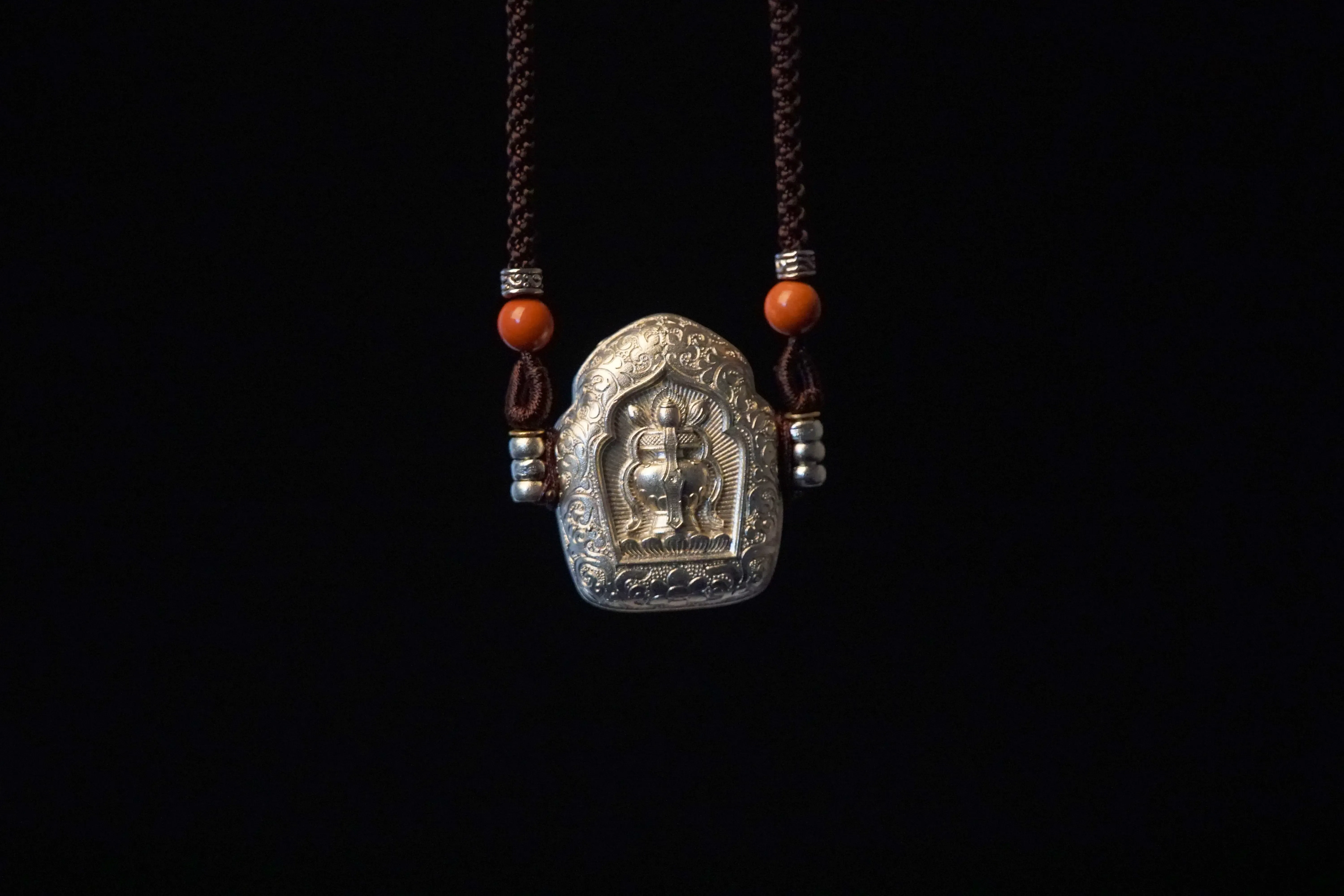 Gau Pendant Box Collection — White copper pendant box