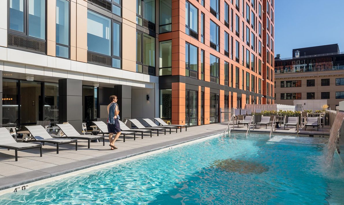 ICONIQ 777 rooftop pool and terrace in downtown Newark