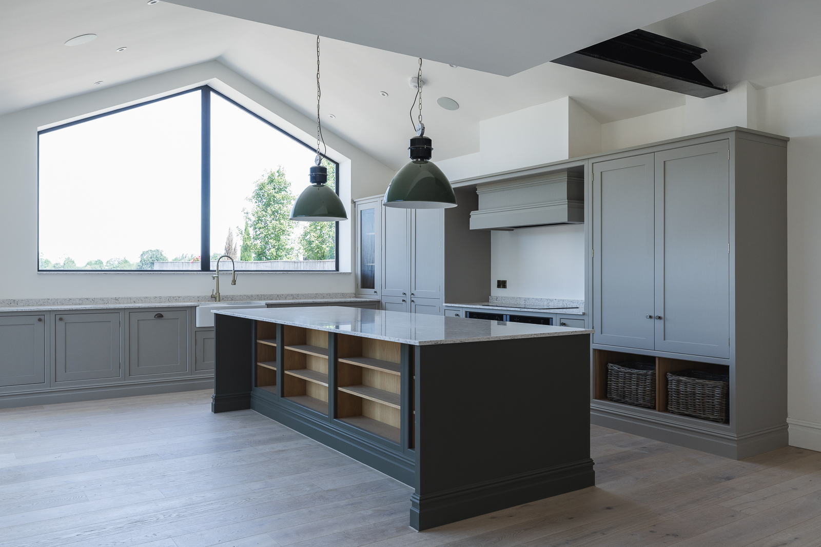 At Rosewood Contracting we specialise in new builds, extensions, and listed buildings within the Home Counties, including Hertfordshire, Buckinghamshire, Bedfordshire, and surrounding areas. 