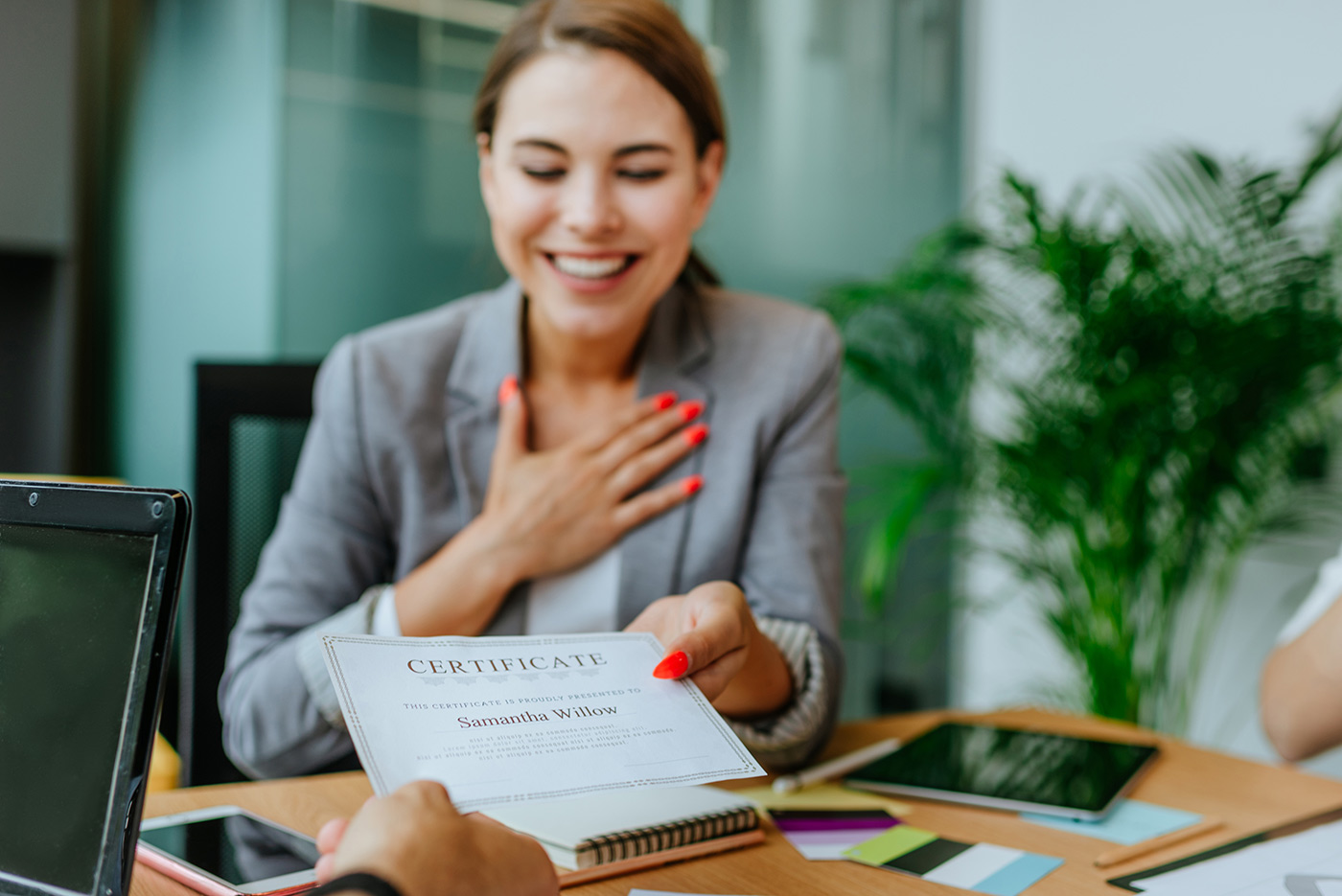 Employee license, CPE, and credential tracking records