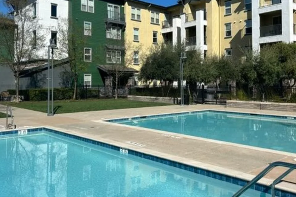 Pool and outdoor area 