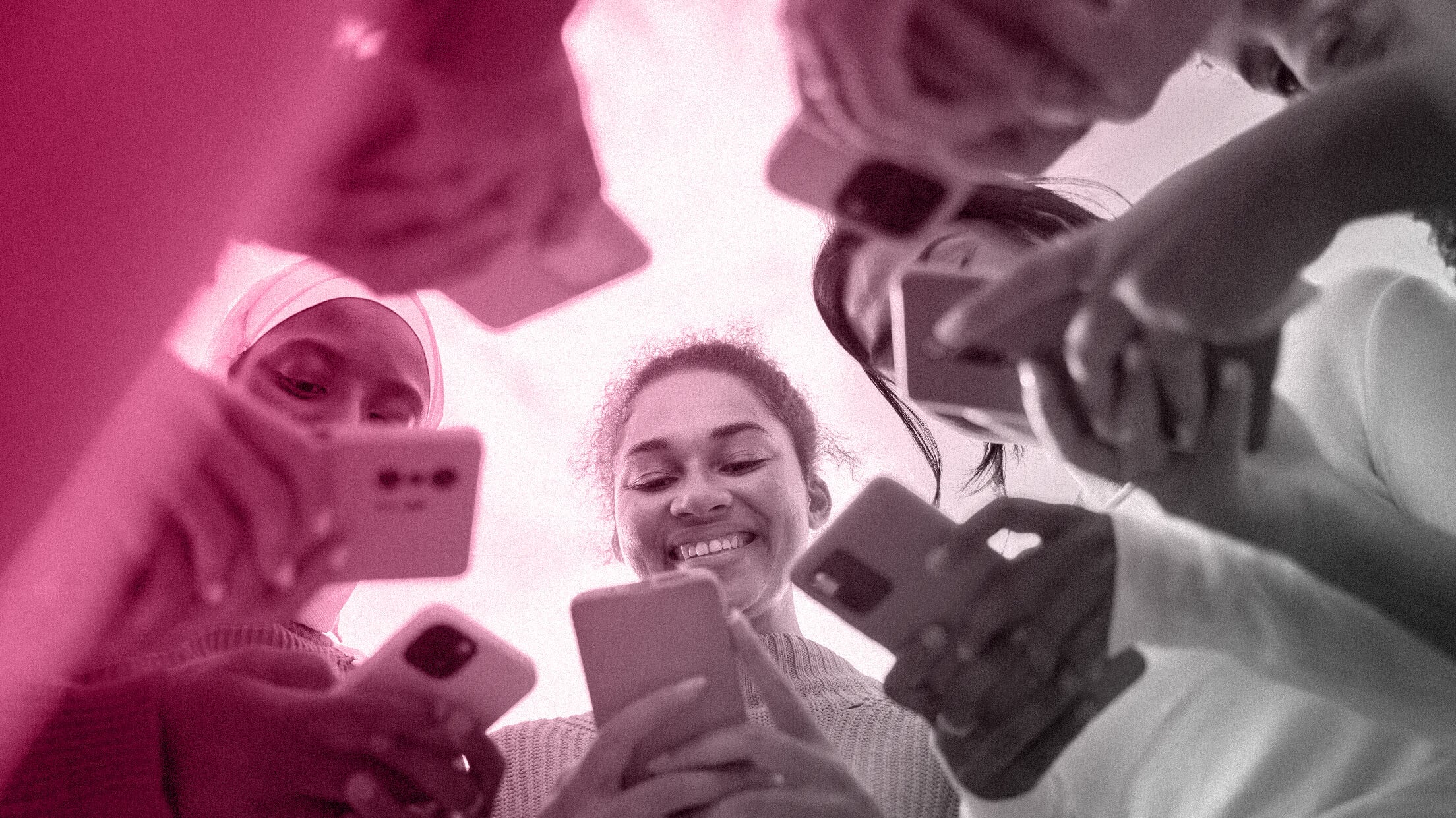 Social Media Hooks: How to Capture Your Audience’s Attention in Seconds
