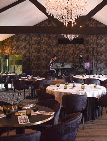 Vue sur toute la salle du restaurant