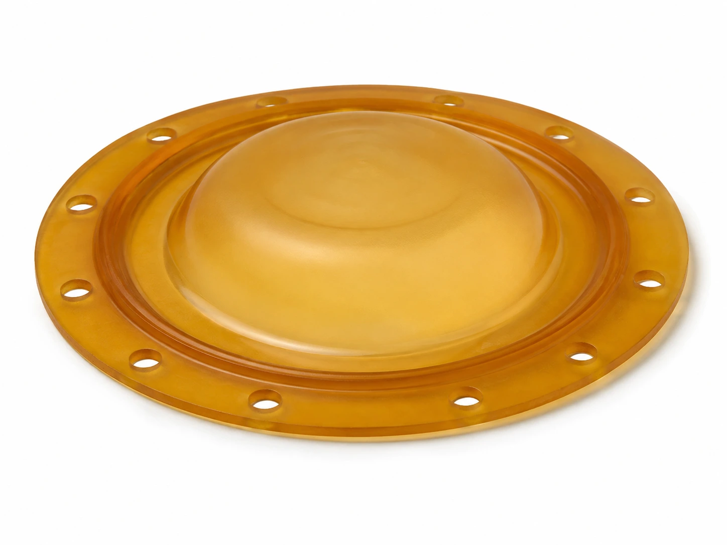 Diaphragme mince en polyuréthane ambre translucide à dôme et collerette percée, moulé pour pompes et vannes