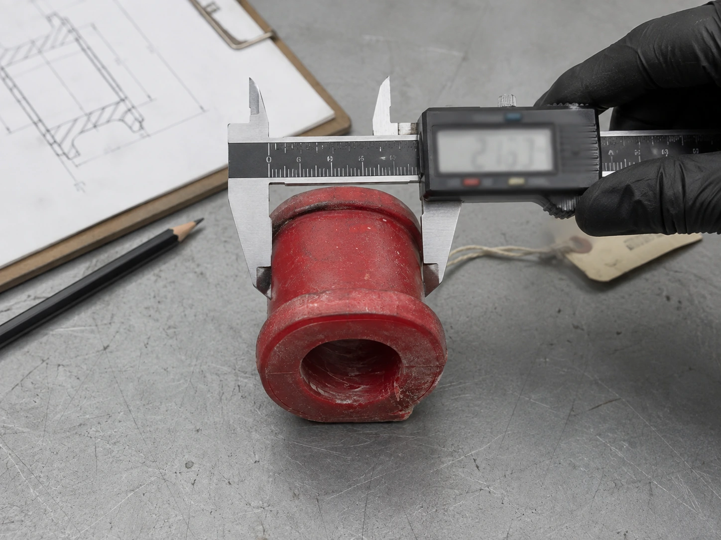 Relevé au pied à coulisse d'une bague en polyuréthane — reverse engineering d'une pièce moulée chez Soremag, Laval (Québec)