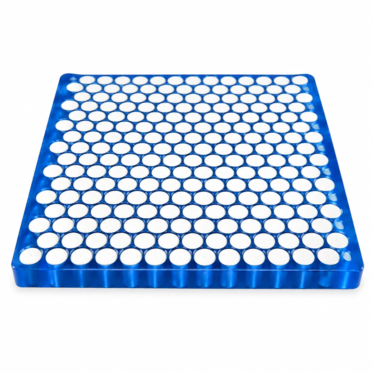 Plaque d'usure en polyuréthane bleu avec tuiles de céramique blanches noyées en grille serrée