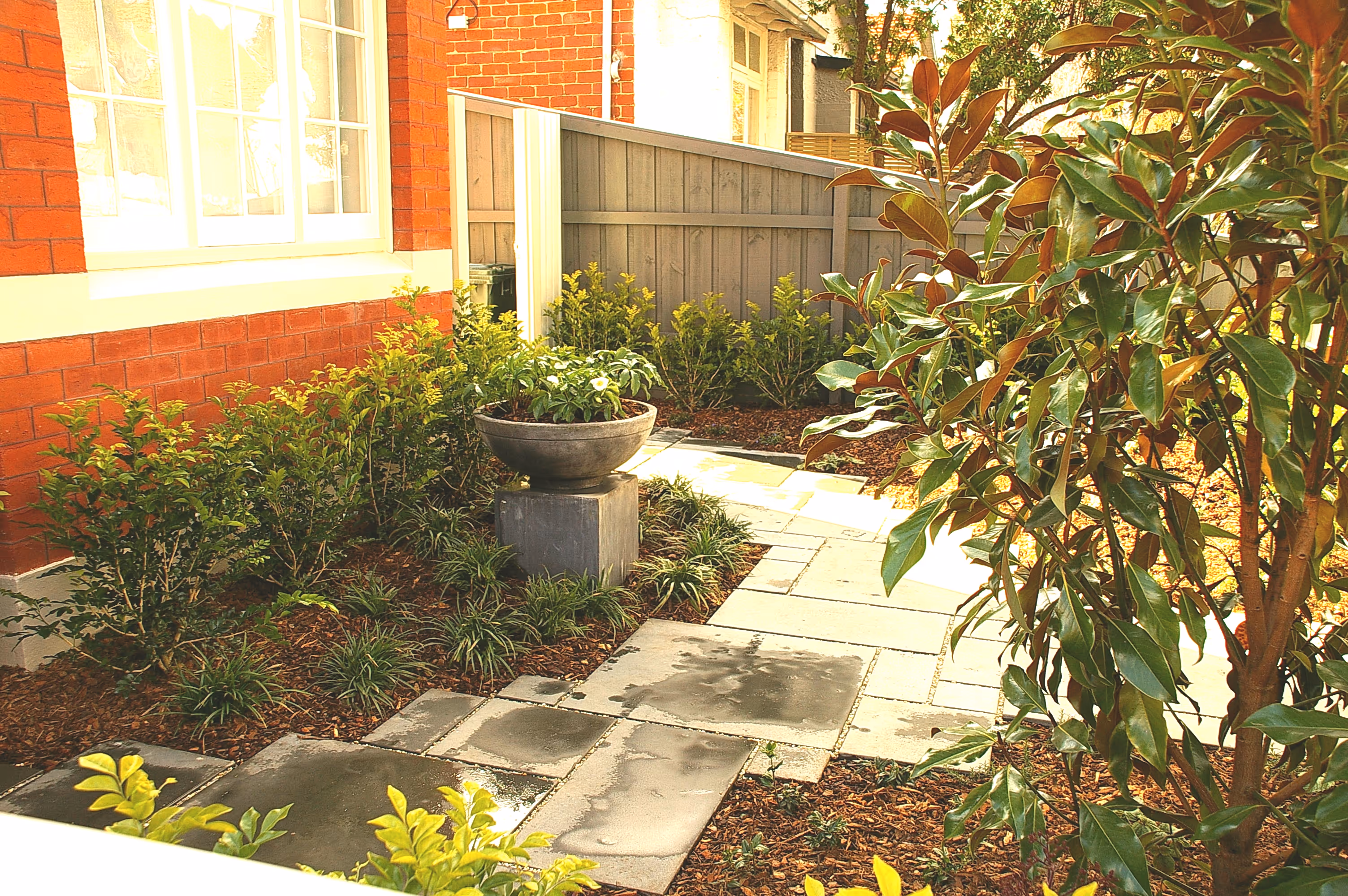 A Classic Remodeling of a front garden by Qdos Design