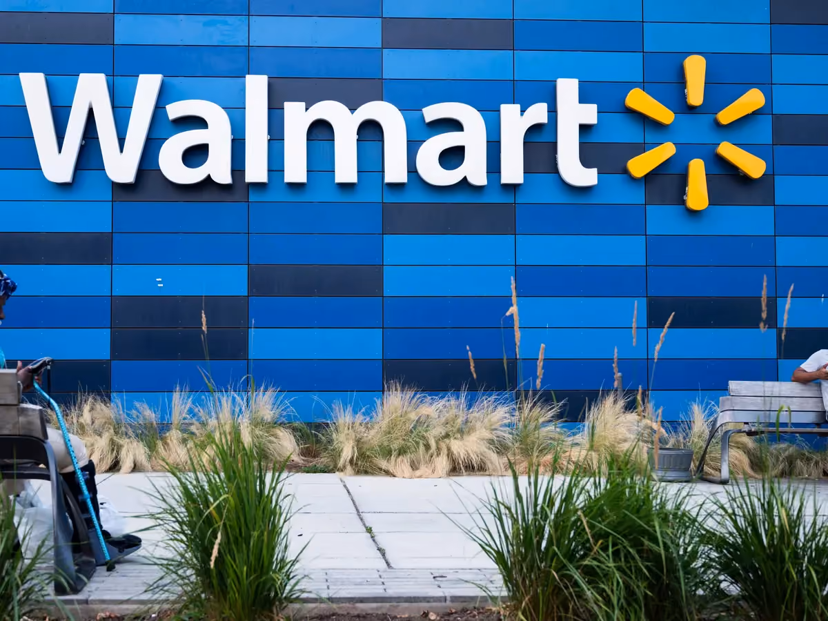 Walmart store exterior