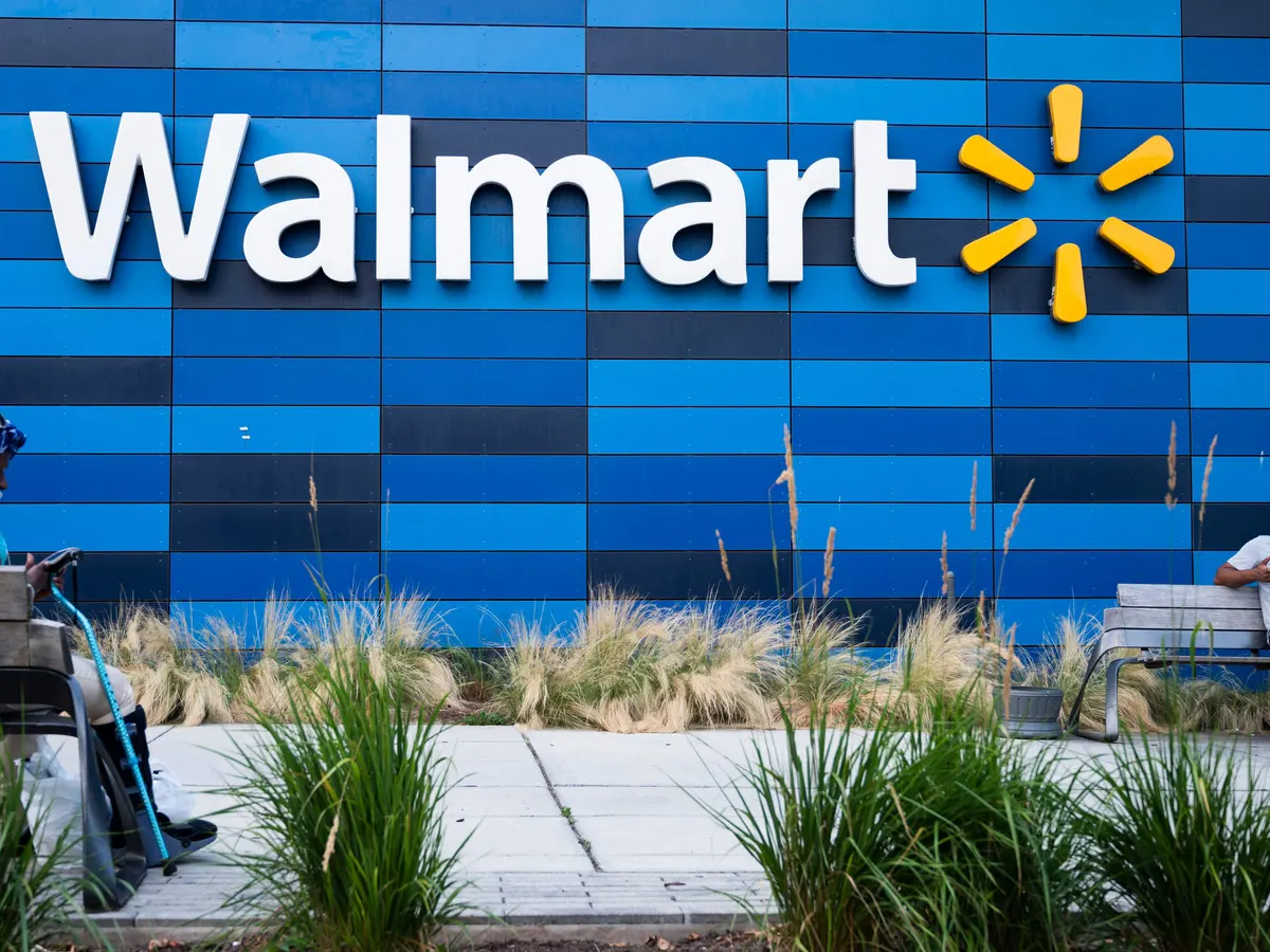 Walmart store exterior
